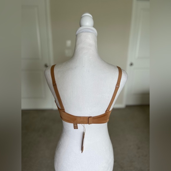 NWT SKIMS Reseller 3 Pack Bra Bundle. 40D, 34DDD and 30B. - Picture 8 of 16